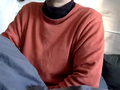 Snapshot of curioushetero chatting on January 17, 2025, 11:49 am curioushetero online show from January 17, 2025, 11:49 am