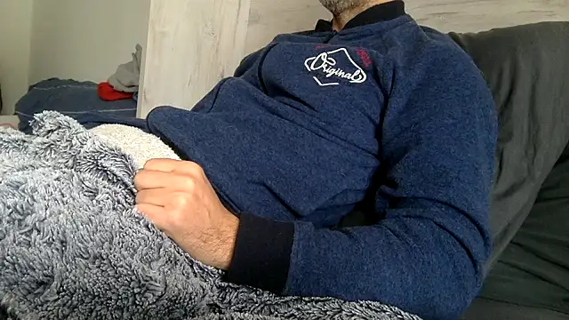 Snapshot of curioushetero chatting on February 10, 2025, 11:36 am curioushetero online show from February 10, 2025, 11:36 am