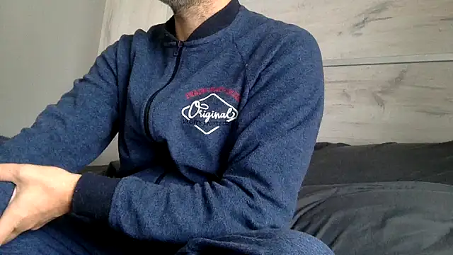 Snapshot of curioushetero chatting on February 11, 2025, 12:05 pm curioushetero online show from February 11, 2025, 12:05 pm