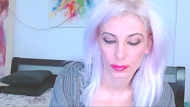 HoneyLara online show from January 31, 2025, 2:37 am
