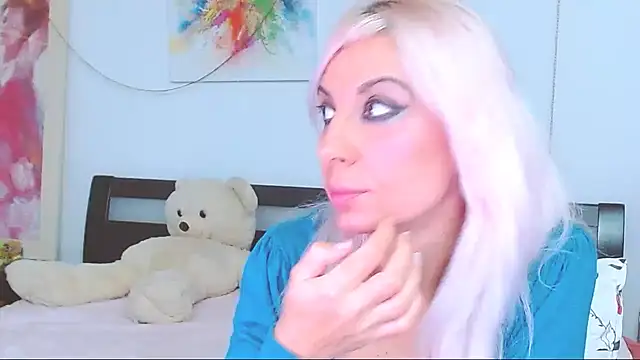 HoneyLara online show from October 16, 2025, 11:17 pm