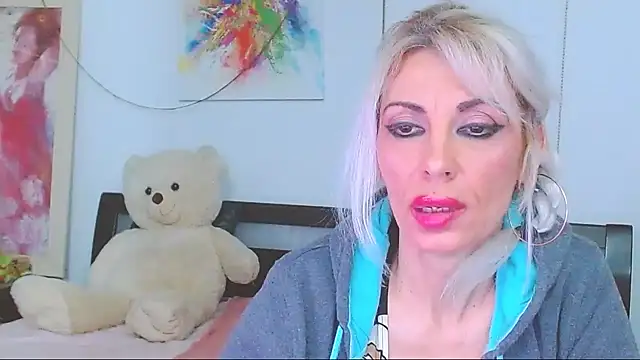 Snapshot of HoneyLara chatting on March 2, 2026, 7:21 pm HoneyLara online show from March 2, 2026, 7:21 pm