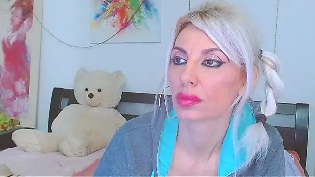 Snapshot of HoneyLara chatting on March 3, 2026, 8:15 pm HoneyLara online show from March 3, 2026, 8:15 pm