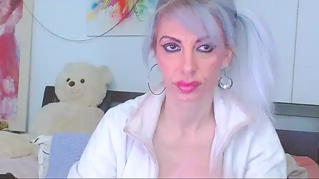 Snapshot of HoneyLara chatting on March 11, 2026, 9:54 pm HoneyLara online show from March 11, 2026, 9:54 pm