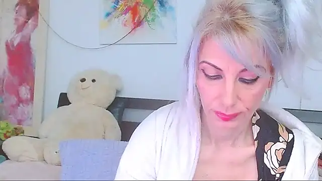 Snapshot of HoneyLara chatting on March 14, 2026, 10:37 pm HoneyLara online show from March 14, 2026, 10:37 pm