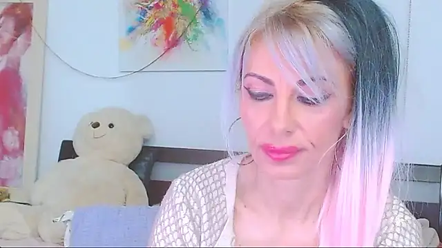 Snapshot of HoneyLara chatting on March 15, 2026, 8:37 pm HoneyLara online show from March 15, 2026, 8:37 pm