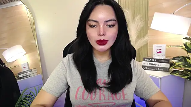 HotstuffCherrySummer online show from January 14, 2025, 8:41 am