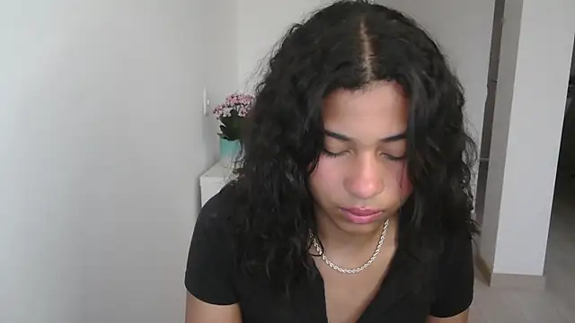 Snapshot of dark_enchantress_ chatting on December 21, 2024, 10:30 pm dark enchantress online show from December 21, 2024, 10:30 pm