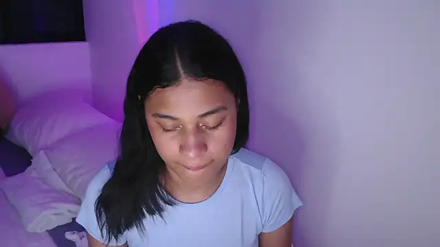 Snapshot of dark_enchantress_ chatting on March 18, 2025, 12:05 am dark enchantress online show from March 18, 2025, 12:05 am