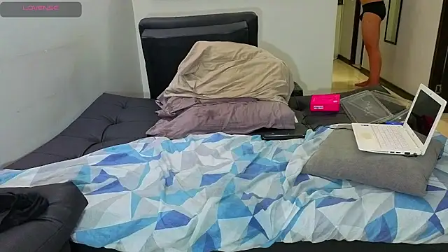 Snapshot of Matiashorney chatting on November 6, 2025, 1:06 am Matiashorney online show from November 6, 2025, 1:06 am