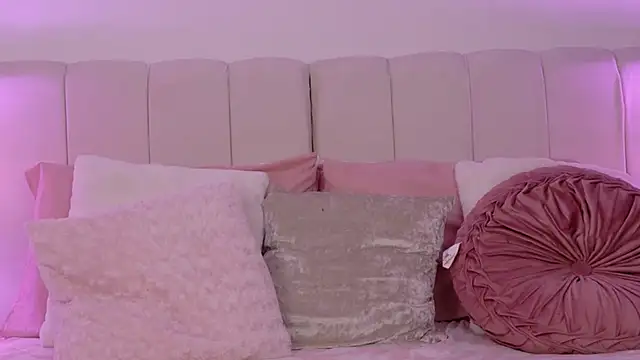 JanneCarter online show from April 9, 2026, 9:31 pm