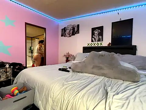 AngelSinz69 online show from November 18, 2025, 4:50 am