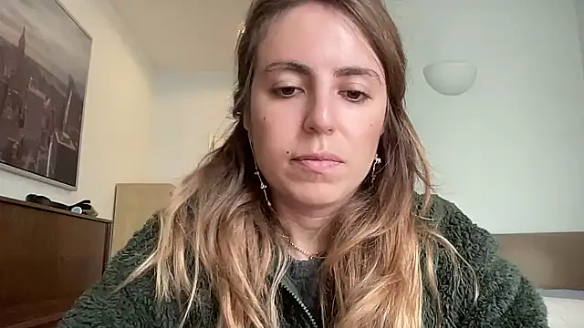 Snapshot of Mollyy998 chatting on November 19, 2025, 12:16 pm Mollyy998 online show from November 19, 2025, 12:16 pm