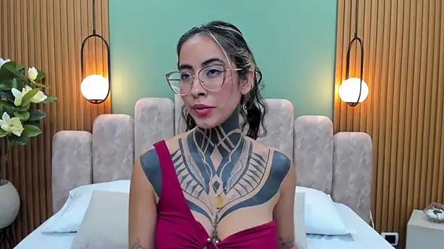 Snapshot of NicoleBlum chatting on March 11, 2025, 10:20 pm NicoleBlum online show from March 11, 2025, 10:20 pm