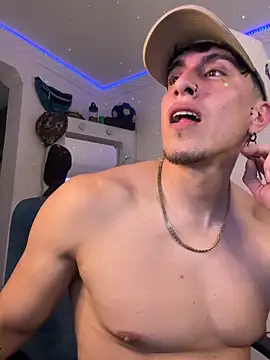 strongboy  online show from December 5, 2025, 8:05 pm