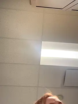 Snapshot of cinnatitties chatting on October 21, 2025, 4:19 pm cinnatitties online show from October 21, 2025, 4:19 pm