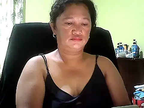 Snapshot of hott_scarlett chatting on February 21, 2025, 7:23 am hott scarlett online show from February 21, 2025, 7:23 am