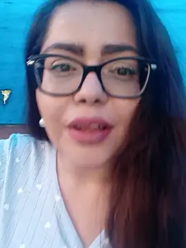 AriaRussell online show from June 4, 2026, 5:41 pm