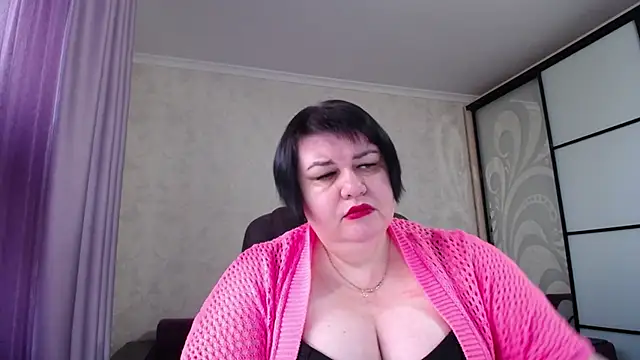 JuicyLady Di online show from November 4, 2025, 5:06 am