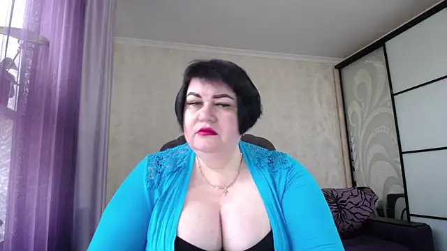 JuicyLady Di online show from April 11, 2026, 5:12 am