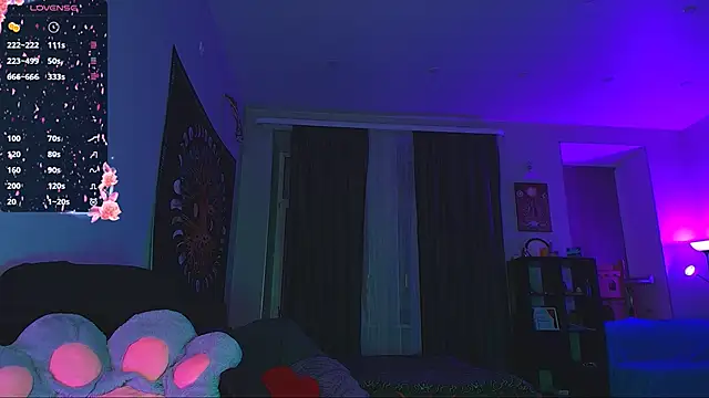 NicoleFancy online show from December 19, 2025, 5:09 pm