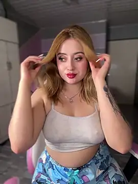 Sam Thompsoon  online show from September 23, 2025, 2:58 am