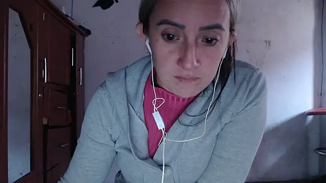 DeepAnal07 online show from April 17, 2026, 7:28 pm