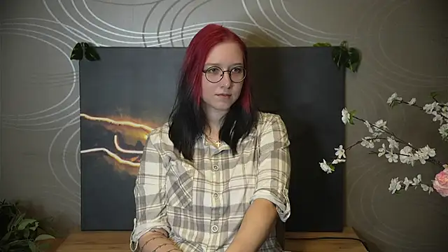 Snapshot of KarenHaan chatting on October 25, 2025, 5:15 am KarenHaan online show from October 25, 2025, 5:15 am