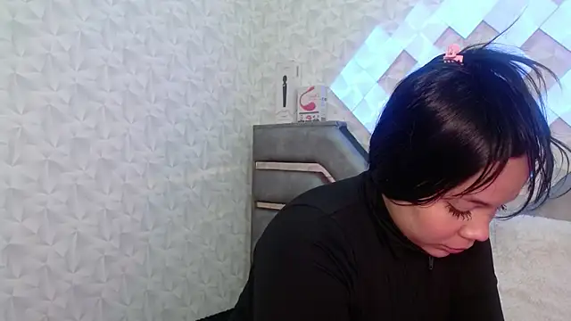 EmilyQueen3x online show from October 15, 2025, 1:22 pm