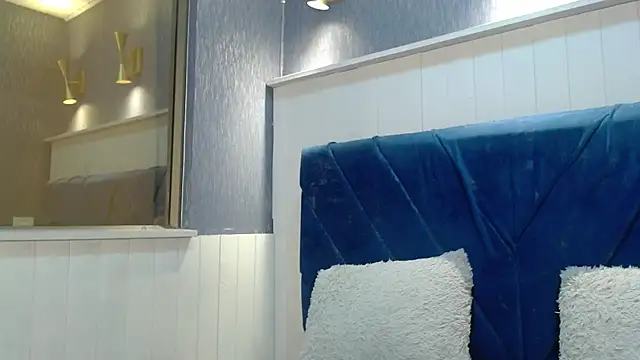 EmilyQueen3x online show from November 21, 2025, 1:10 pm