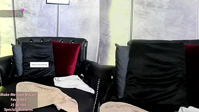 Snapshot of Mismegan_X chatting on January 25, 2025, 12:16 pm Mismegan X online show from January 25, 2025, 12:16 pm