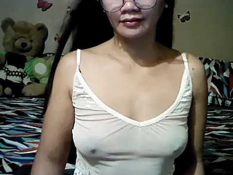 Snapshot of Mia_Rein chatting on October 5, 2025, 1:42 pm Mia Rein online show from October 5, 2025, 1:42 pm