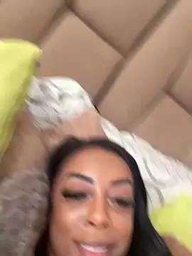 Snapshot of Amber_Parker chatting on February 12, 2025, 8:40 pm Amber Parker online show from February 12, 2025, 8:40 pm