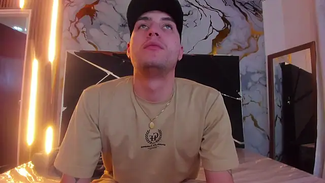 Pleasure Vibes23 online show from March 12, 2025, 9:03 pm