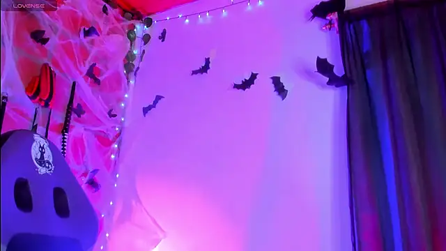 EmmaRusso online show from November 21, 2025, 12:32 am