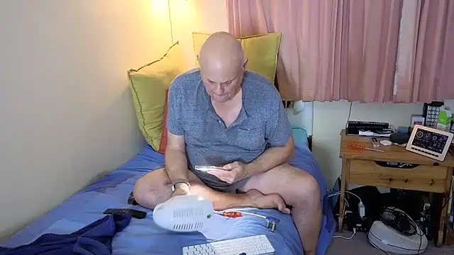 DaddyCumBumZA online show from April 15, 2026, 5:09 pm