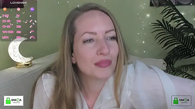 Queenymel online show from June 17, 2026, 1:12 pm