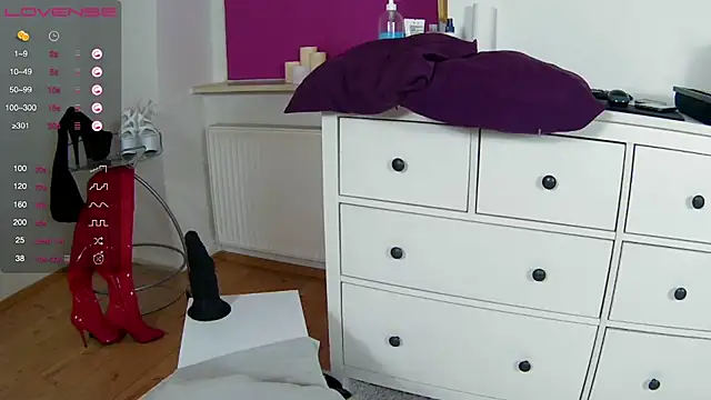 Latina daily online show from November 27, 2025, 1:02 pm