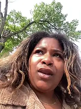 BigFineSelena online show from April 12, 2026, 2:11 pm