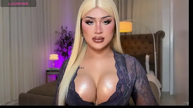 Your Majesty Tyra online show from November 2, 2025, 4:26 am