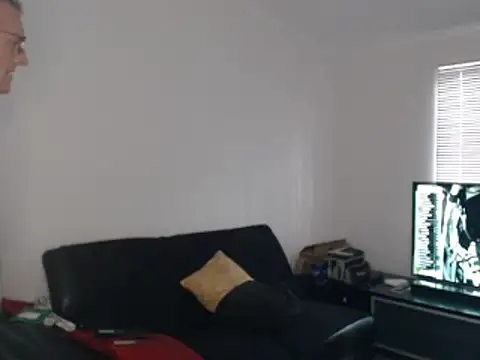 Snapshot of shhhoot73 chatting on October 12, 2025, 6:45 am shhhoot73 online show from October 12, 2025, 6:45 am