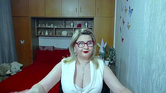 Snapshot of LucilleFenlys chatting on April 23, 2026, 12:01 am LucilleFenlys online show from April 23, 2026, 12:01 am