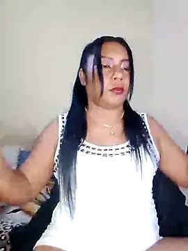 rosmery-navarro online show from September 25, 2025, 3:32 am