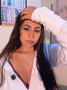 Snapshot of loolla_23 chatting on April 9, 2026, 3:39 am loolla 23 online show from April 9, 2026, 3:39 am