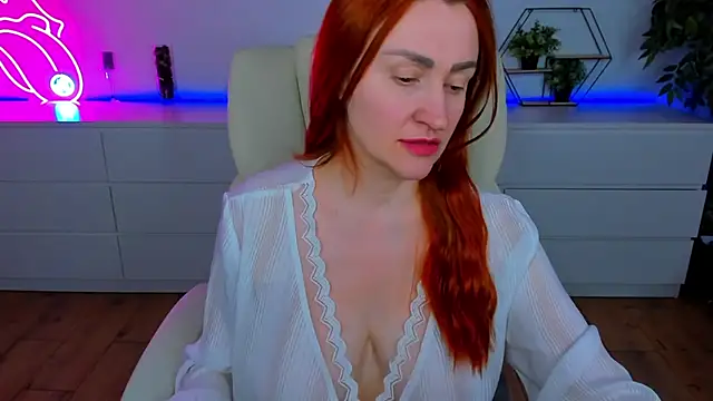 Kamilla Hot online show from November 23, 2025, 6:52 pm