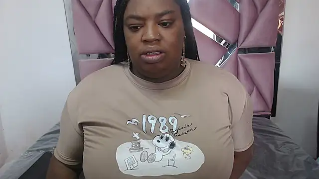 Snapshot of morenahott1 chatting on September 26, 2025, 11:36 am morenahott1 online show from September 26, 2025, 11:36 am