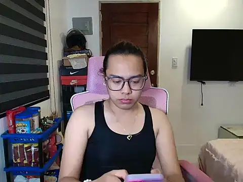 Your PrettyGirlxxx online show from March 9, 2026, 12:42 pm