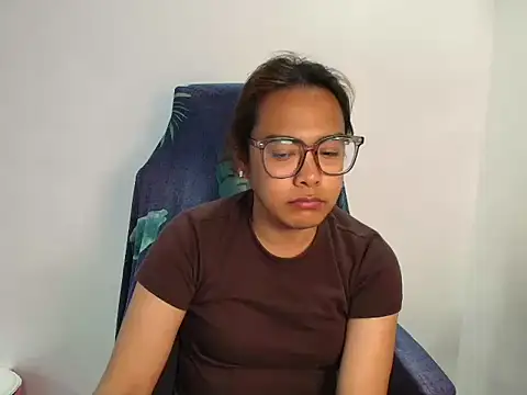 Your PrettyGirlxxx online show from March 23, 2026, 11:47 am