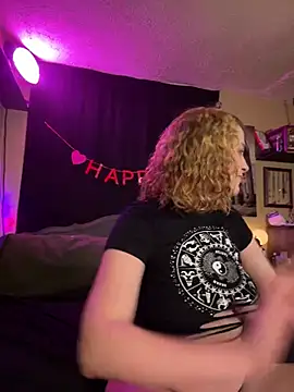 Snapshot of Mallorykoxx69 chatting on February 22, 2025, 7:45 am Mallorykoxx69 online show from February 22, 2025, 7:45 am