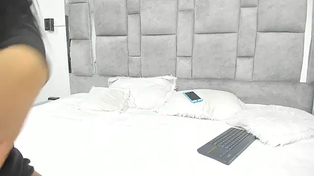 Snapshot of Candy_And_Andy_ chatting on March 15, 2025, 1:52 am Candy And Andy online show from March 15, 2025, 1:52 am